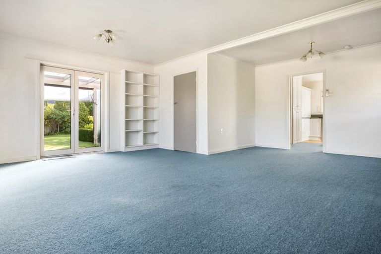 Photo of property in 102 Wairakei Road, Bryndwr, Christchurch, 8052