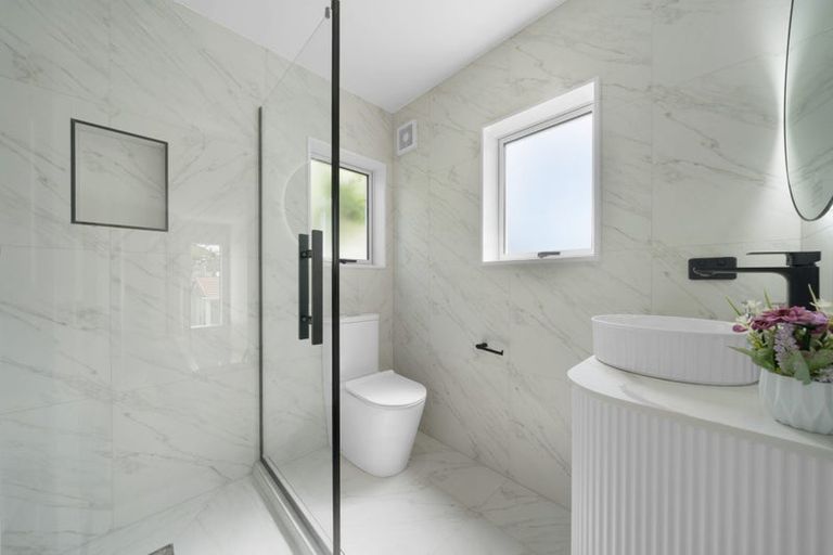 Photo of property in 17b Muir Avenue, Mangere Bridge, Auckland, 2022