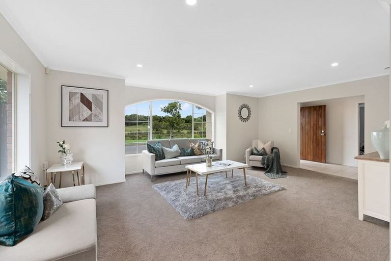 Photo of property in 54 Hillwell Drive, Henderson, Auckland, 0612