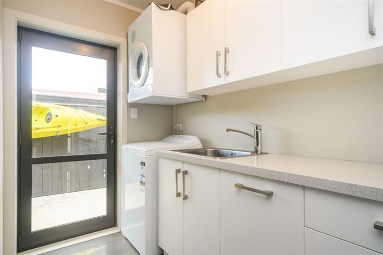 Photo of property in 2/2 Church Street, Terrace End, Palmerston North, 4410
