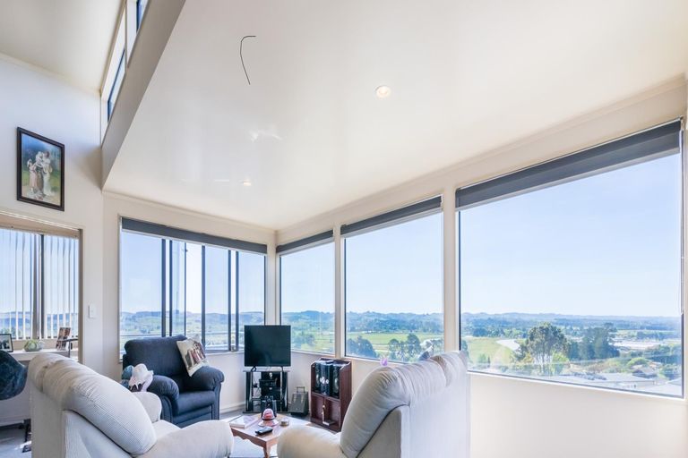 Photo of property in 3/32 Hand Road, Helensville, 0800