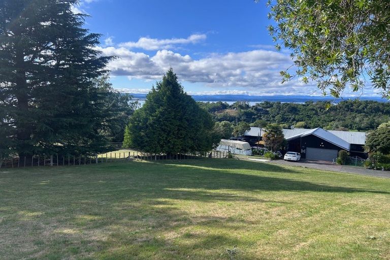 Photo of property in 14 Ewing Grove, Acacia Bay, Taupo, 3330