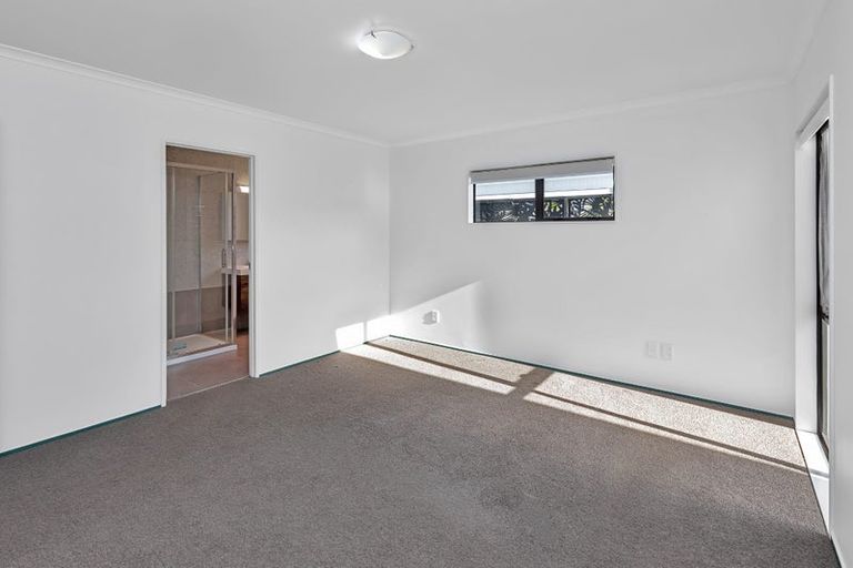 Photo of property in 7 Endeavour Place, One Tree Point, 0118