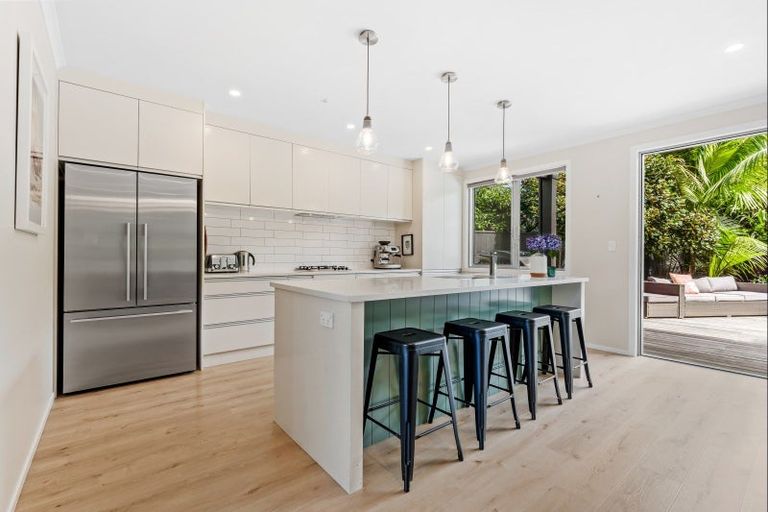 Photo of property in 28 Laly Haddon Place, Matakana, Warkworth, 0985
