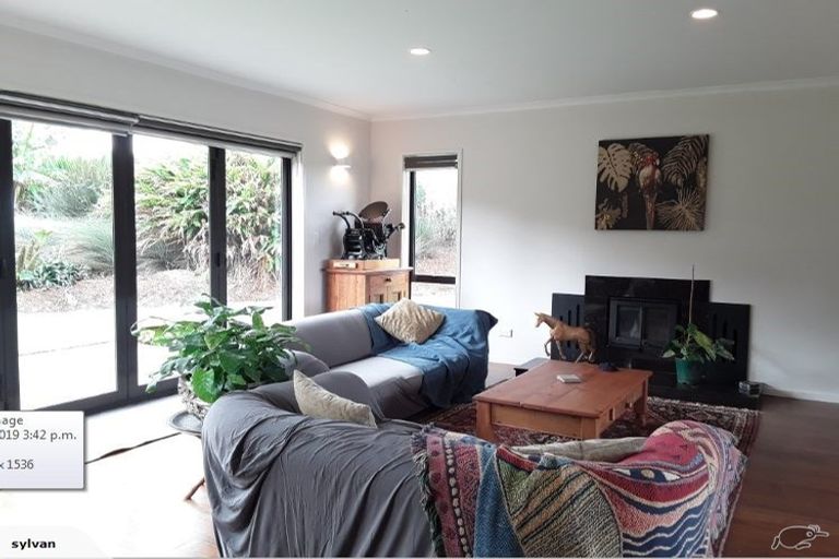 Photo of property in 341 Rimmer Road, Helensville, 0875