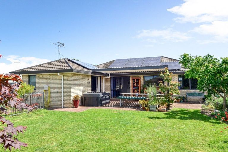 Photo of property in 21 Mangakoea Place, St Andrews, Hamilton, 3200