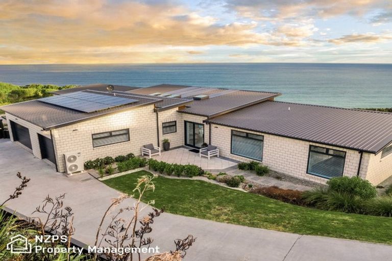 Photo of property in 49 Highgrove, Saint Clair, Dunedin, 9012