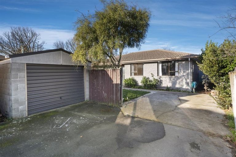 Photo of property in 122 Tilford Street, Woolston, Christchurch, 8062