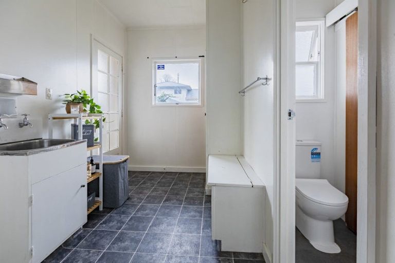 Photo of property in 27 Church Street, Waipawa, 4210