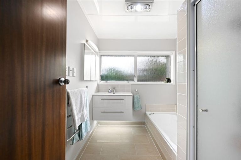 Photo of property in 8 Newcastle Road, Dinsdale, Hamilton, 3204