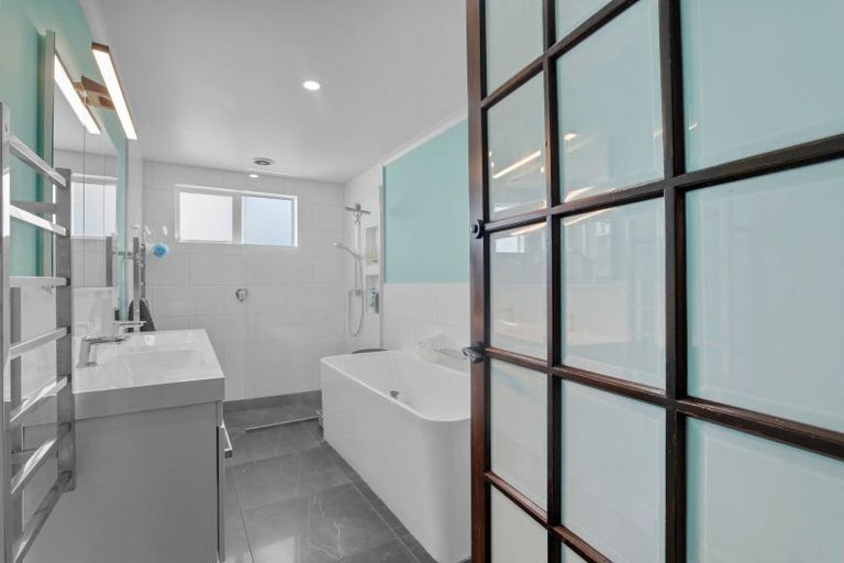 Photo of property in 12 Regan Street, Stratford, 4332