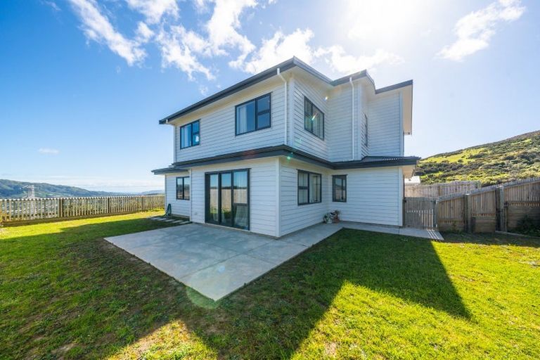 Photo of property in 9 Antigua Way, Grenada Village, Wellington, 6037