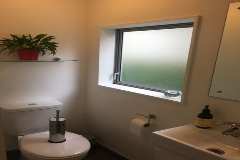 Photo of property in 12u3 Agra Crescent, Khandallah, Wellington, 6035