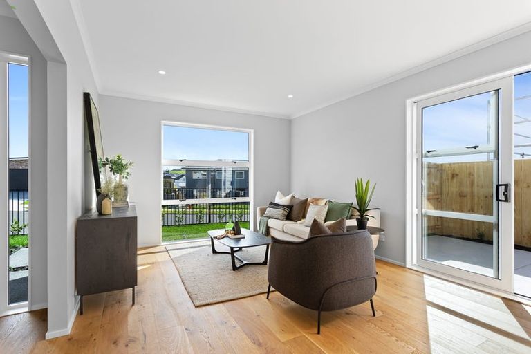 Photo of property in 23 Symes Drive, Red Beach, 0932