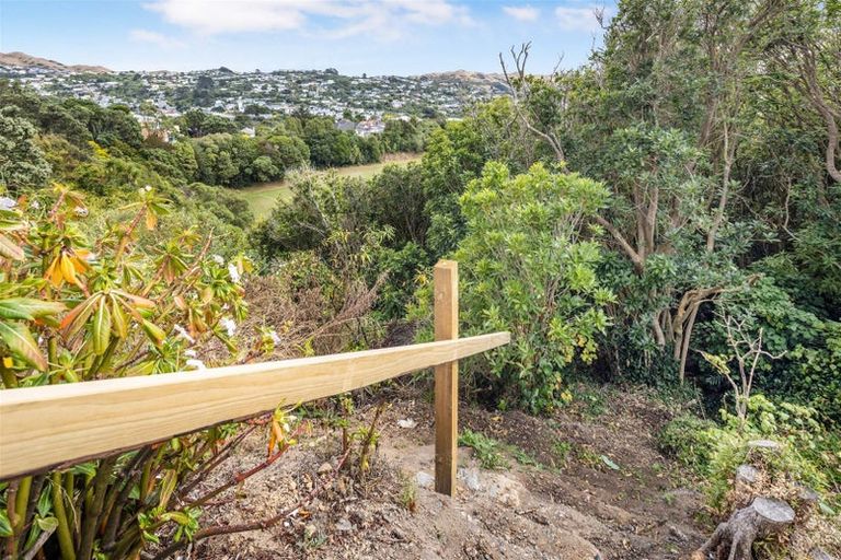 Photo of property in 104 Stewart Drive, Newlands, Wellington, 6037