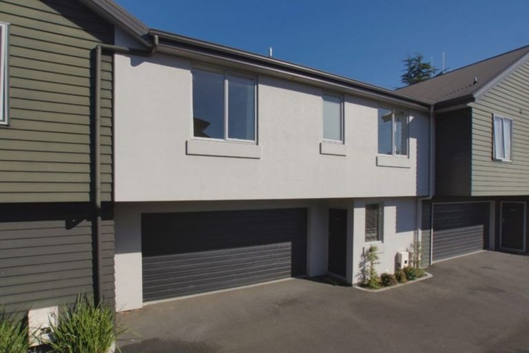Photo of property in 10/6u Page Place, Hamilton East, Hamilton, 3216