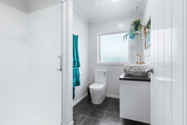 Photo of property in 11 Rangikatea Road, Omori, Turangi, 3381