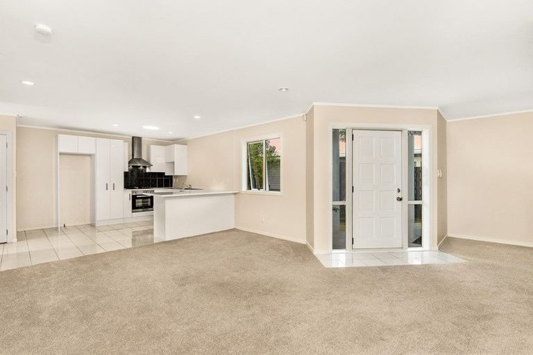 Photo of property in 13a Golf Road, New Lynn, Auckland, 0600
