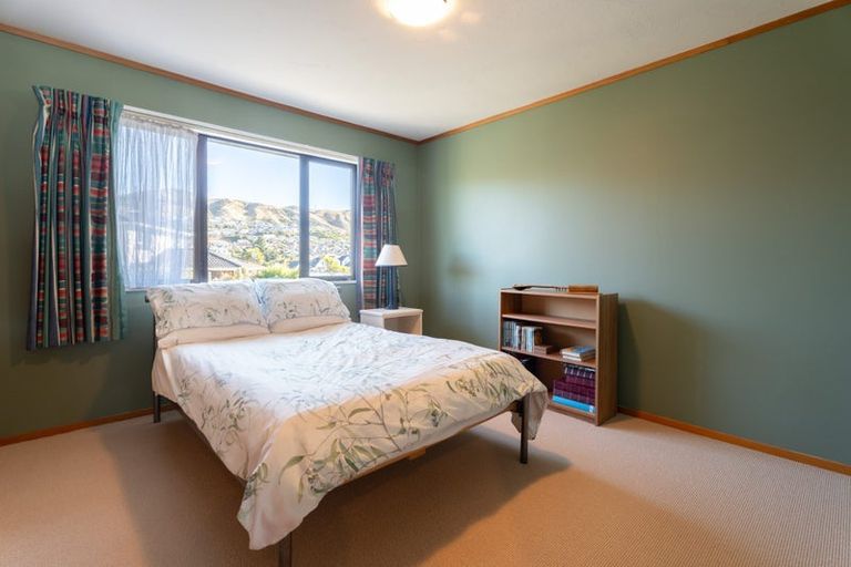Photo of property in 6 Montrose Grove, Churton Park, Wellington, 6037