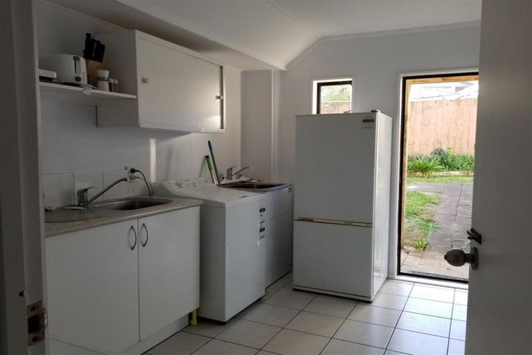 Photo of property in 138 Aviemore Drive, Highland Park, Auckland, 2010