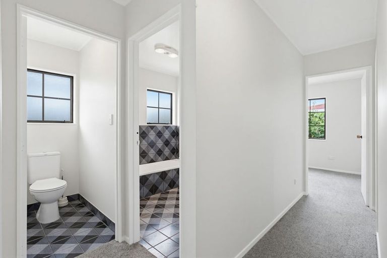 Photo of property in 18a Starforth Place, Henderson, Auckland, 0612
