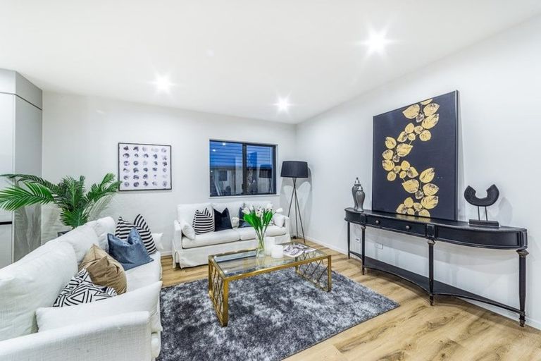 Photo of property in 15 Kearns Drive, Hobsonville, Auckland, 0616