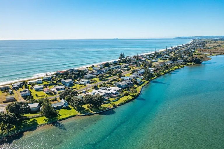 Photo of property in 650 Pukehina Parade, Pukehina, Te Puke, 3189