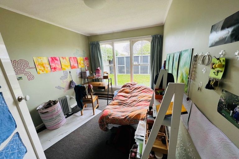 Photo of property in 17 Woodford Terrace, Ilam, Christchurch, 8053