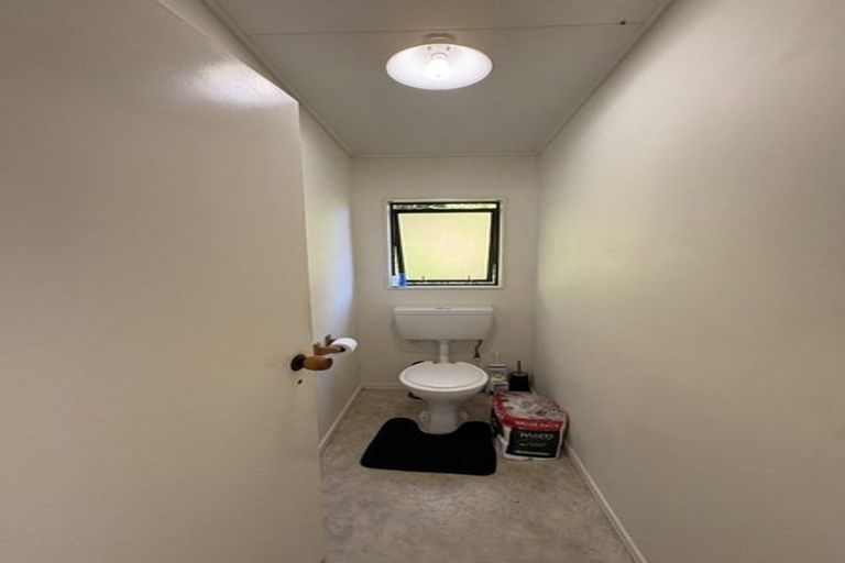 Photo of property in 28 Hookway Grove, Paraparaumu, 5032
