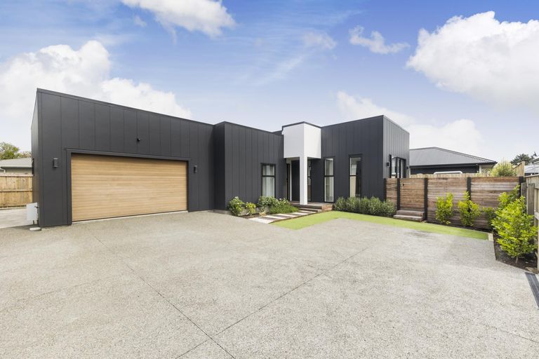 Photo of property in 12 Roy Street, Palmerston North, 4410