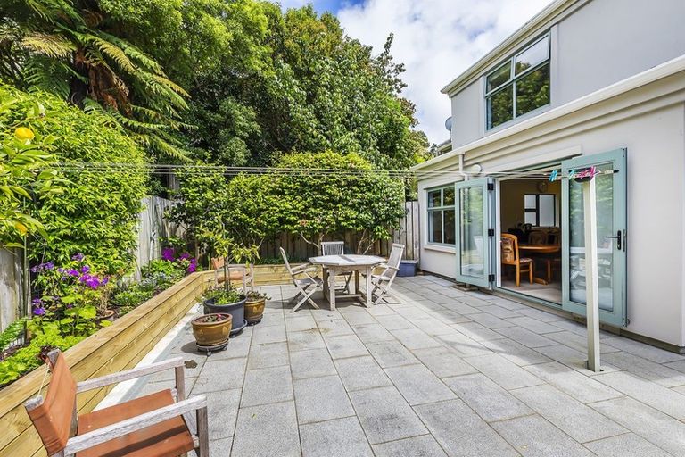 Photo of property in 2/23 Tanera Crescent, Brooklyn, Wellington, 6021