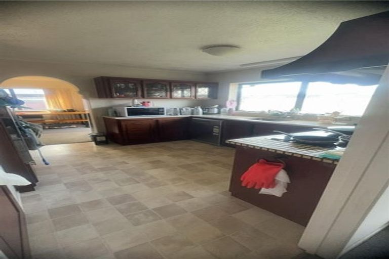 Photo of property in 2/11 Takutai Avenue, Bucklands Beach, Auckland, 2012