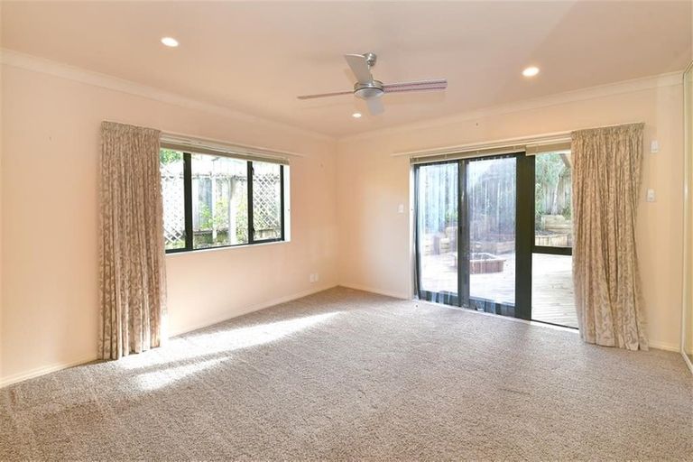 Photo of property in 8 Kath Hopper Drive, Orewa, 0931