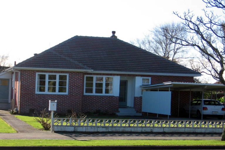 Photo of property in 7 Park Road, West End, Palmerston North, 4412