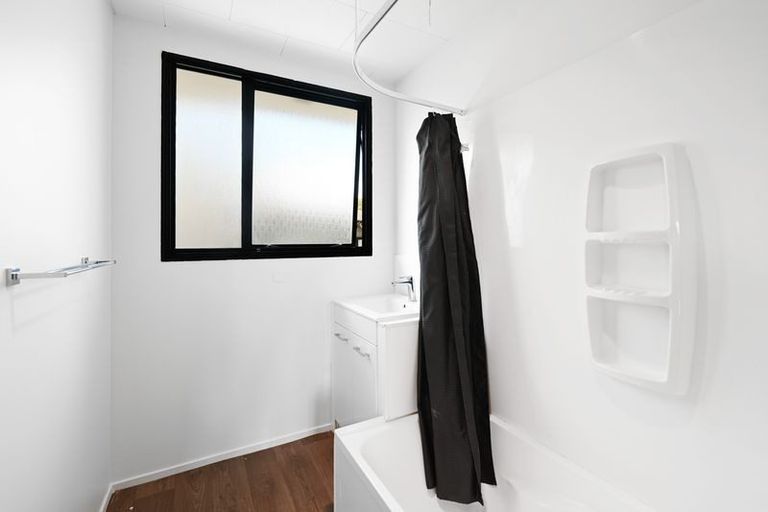 Photo of property in 18 Garland Drive, St Andrews, Hamilton, 3200