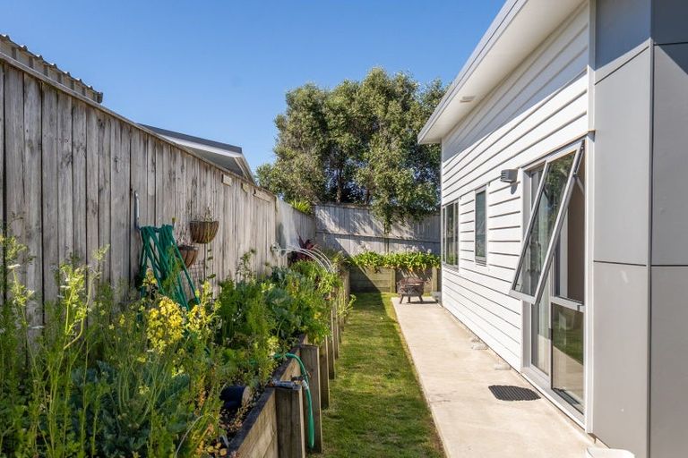 Photo of property in 21a Avion Terrace, Raumati Beach, Paraparaumu, 5032