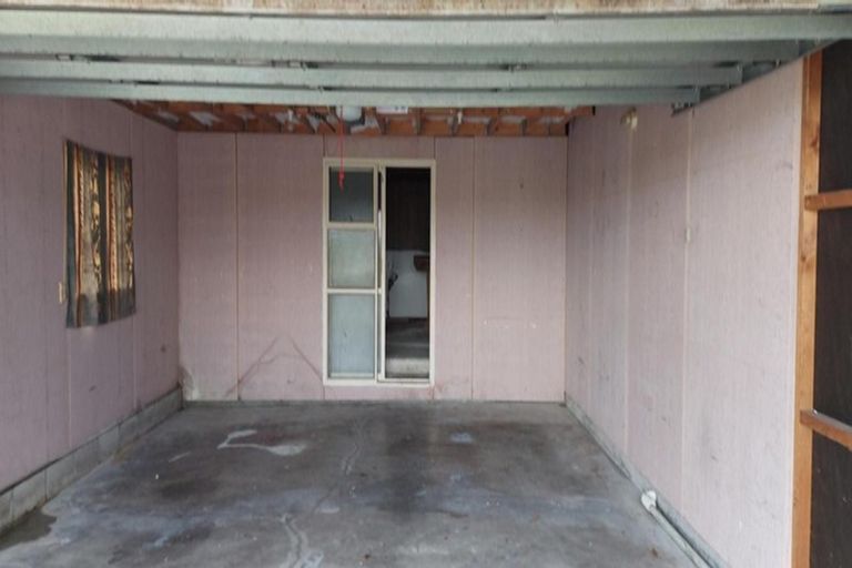 Photo of property in 129 Mcleod Road, Te Atatu South, Auckland, 0610