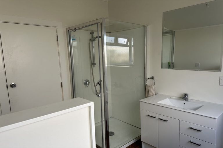 Photo of property in 37 Ara Paiwhenua, Tawa, Wellington, 5028