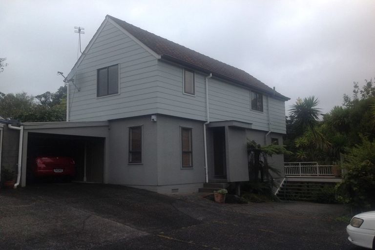 Photo of property in 2/22 Tree View Avenue, Glenfield, Auckland, 0629