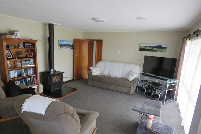 Photo of property in 90 Queen Street, Westport, 7825