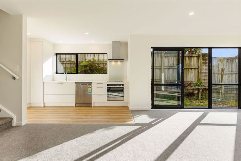 Photo of property in 12a Bluefin Way, West Harbour, Auckland, 0618