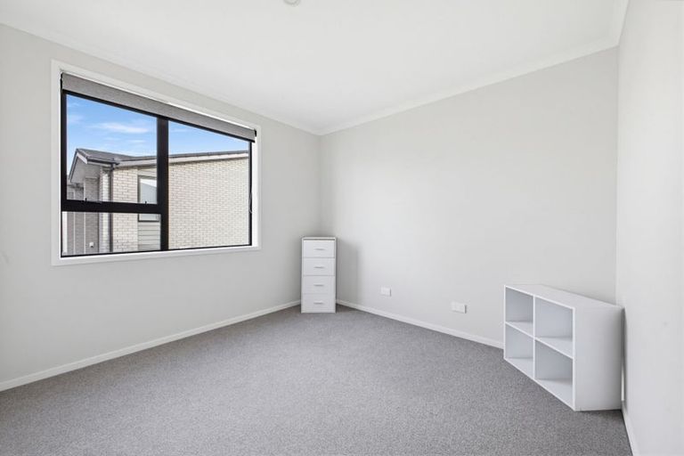 Photo of property in 15 Discovery Place, Marfell, New Plymouth, 4310