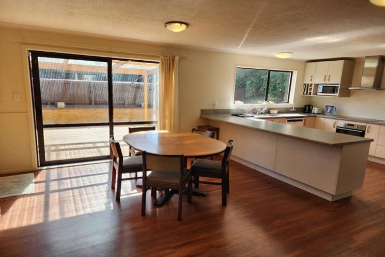 Photo of property in 12 Gatonby Place, Avonhead, Christchurch, 8042