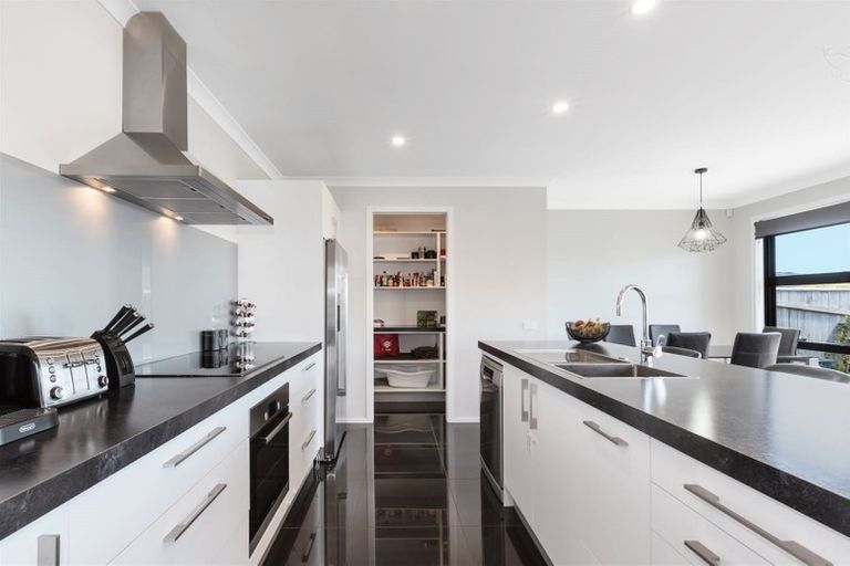 Photo of property in 4 Ihakara Arthur Lane, Aotea, Porirua, 5024