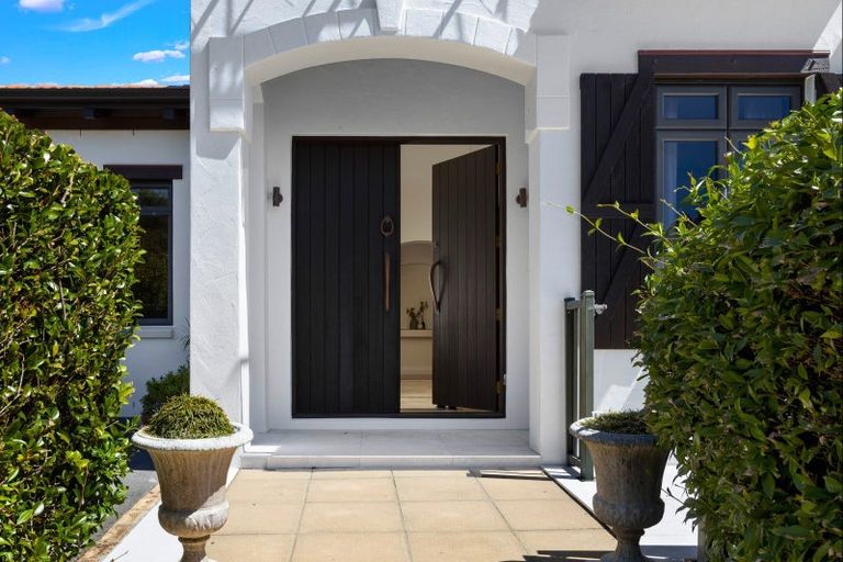 Photo of property in 21 Penwood Close, East Tamaki Heights, Auckland, 2016