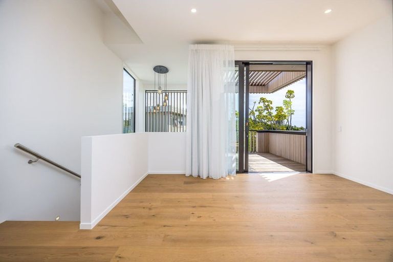 Photo of property in 771b East Coast Road, Northcross, Auckland, 0630