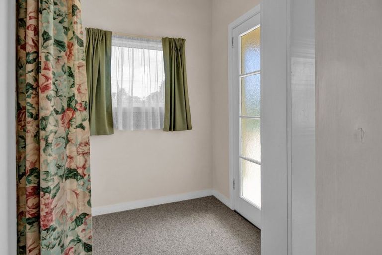Photo of property in 16 Layard Street, Opunake, 4616
