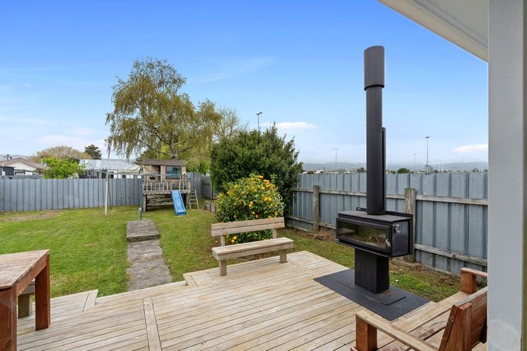 Photo of property in 2 Quinn Road, Levin, 5510
