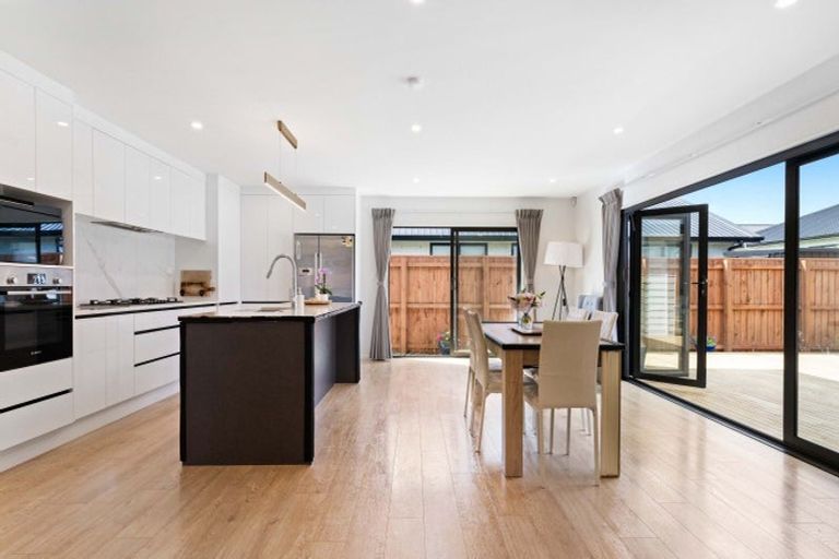 Photo of property in 24 Opouatu Avenue, Glenbrook, 2681