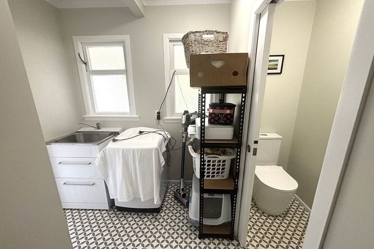 Photo of property in 413a Devonport Road, Tauranga South, Tauranga, 3112